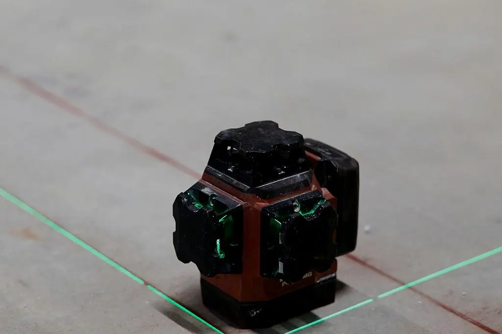 Laser de chantier pour l'implantation des laboratoires